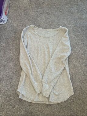 Old Navy Women's Light Gray Long Sleeve Scoop Neck Top